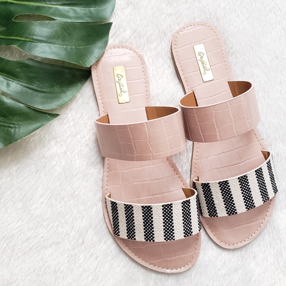 Vegan Leather Double Strap Sandals *NEW w/box* - Picture 2 of 7